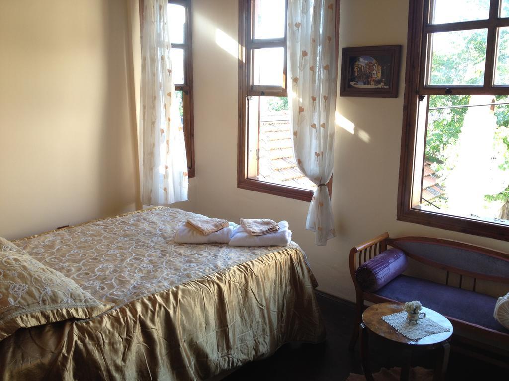 Papazin Konagi Hotell Ayvalı Rom bilde